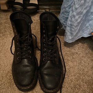 Dr. Martens🖤